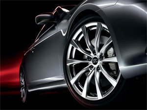 2008 Infiniti G37 Sport Package with 19-inch aluminum rims and 14-inch brake rotors 