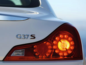 2009 Infiniti G37 sport coupe LED style tail lights